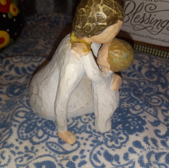 Willow Tree Child's Touch Figurine - Picture 5 of 6